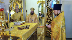 Епископ Спиридон совершил Божественную литургию в Михаило-Архангельском храме с. Иглино