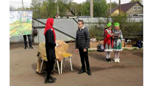 Воспитанники ВШ «Феникс» поздравили с Пасхой жителей Дома-интерната для престарелых и инвалидов